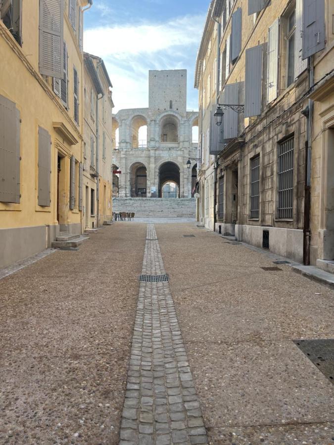 "L'Artistique" Centre Arles Fondation Van Gogh Eksteriør billede